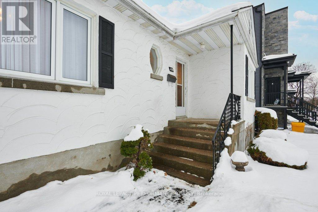 456 Blake Boulevard, Ottawa, Ontario  K1K 1B1 - Photo 2 - X12642156