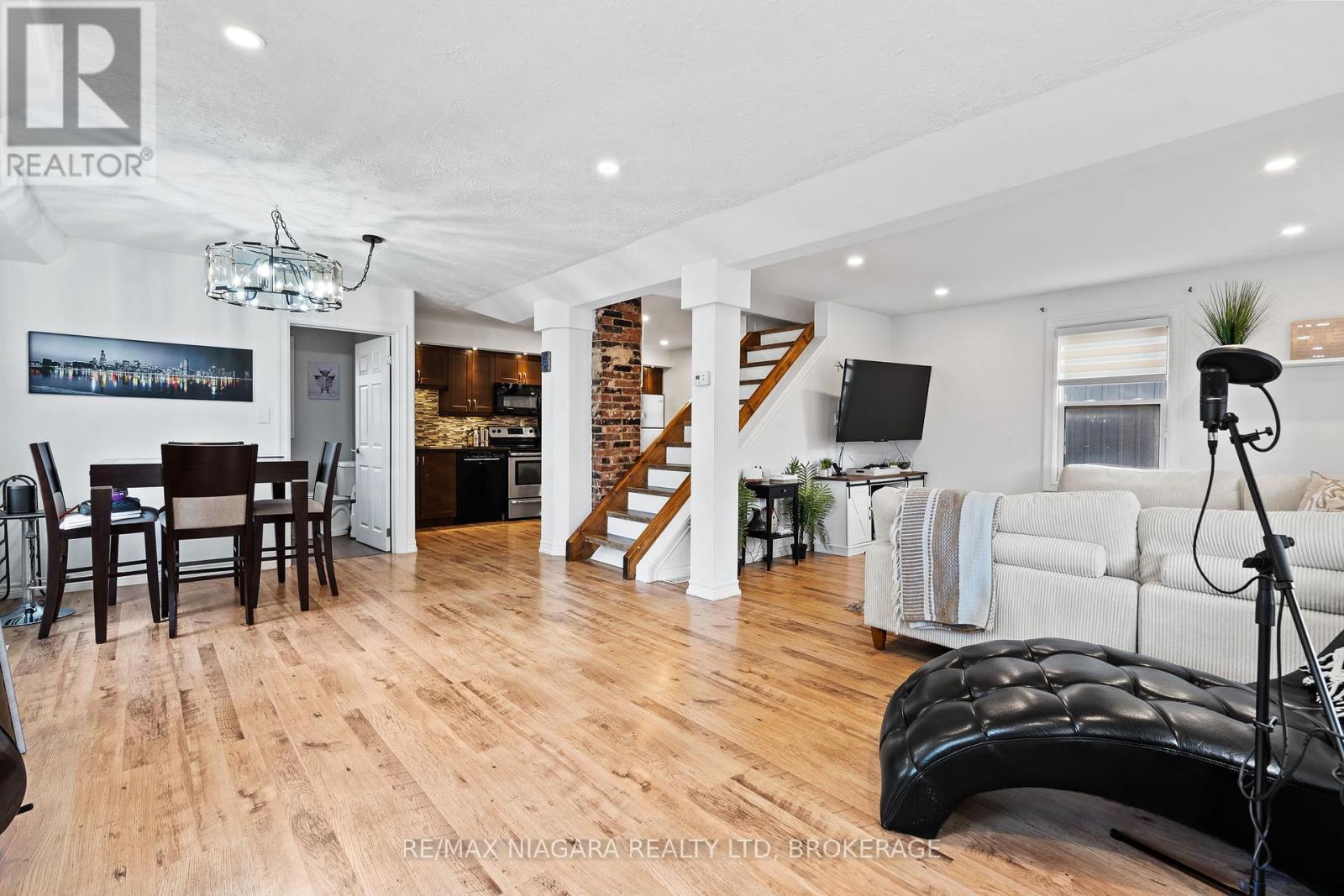 5690 Highland Avenue, Niagara Falls, Ontario  L2G 4X3 - Photo 5 - X12642144