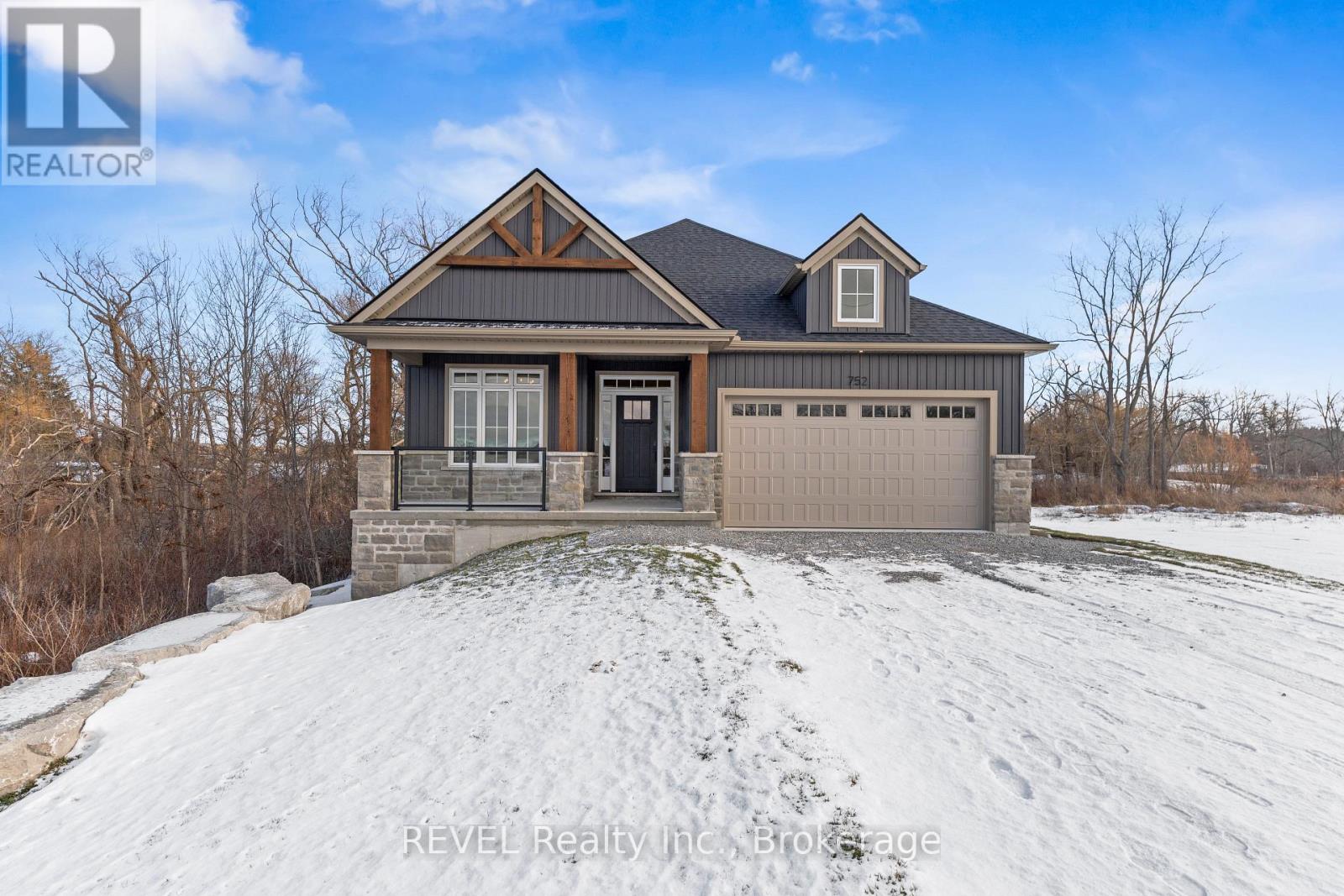 752 Gorham Road, Fort Erie, Ontario  L0S 1N0 - Photo 2 - X12642146