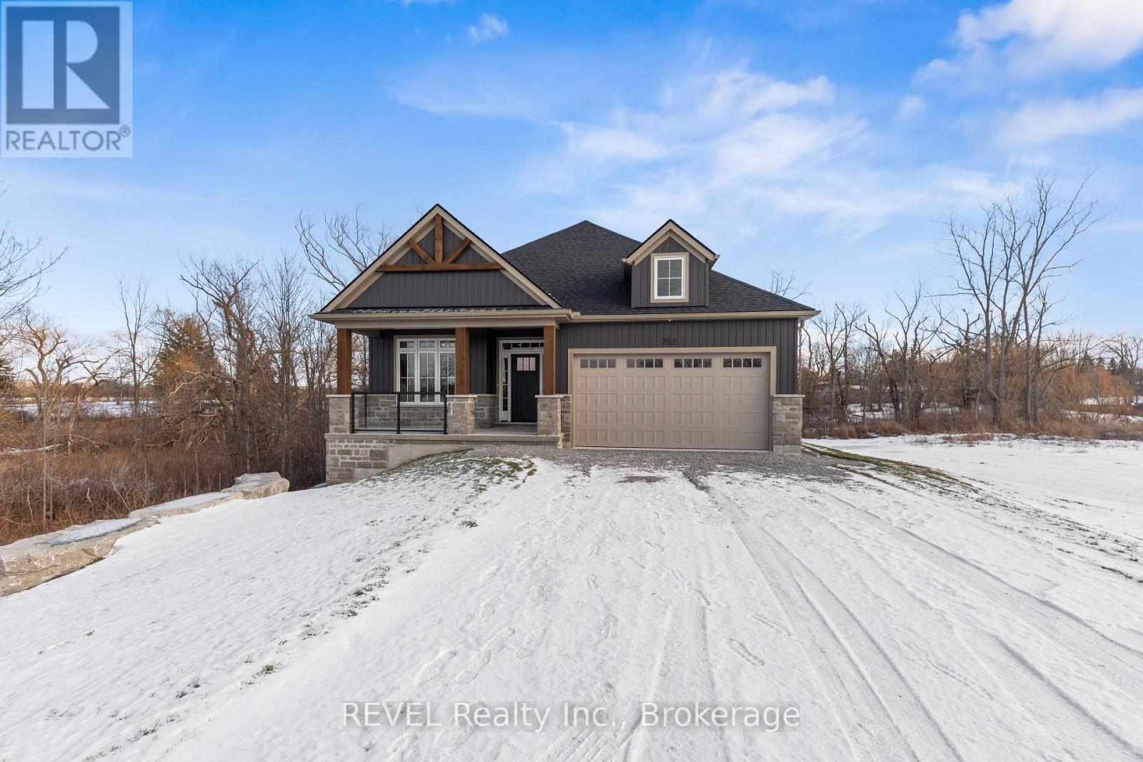 752 Gorham Road, Fort Erie, Ontario  L0S 1N0 - Photo 3 - X12642146