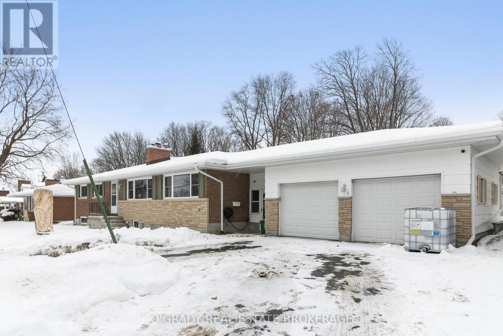 3 Davison Avenue, Brockville, Ontario  K6V 3C3 - Photo 2 - X12642150