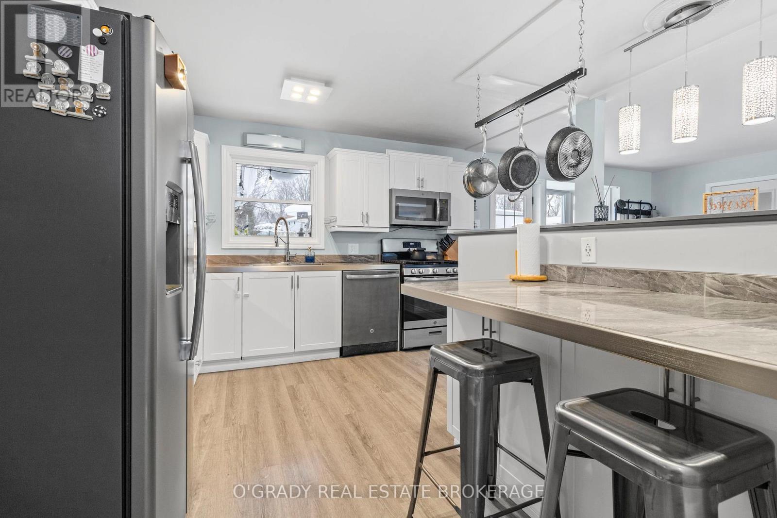 3 Davison Avenue, Brockville, Ontario  K6V 3C3 - Photo 21 - X12642150