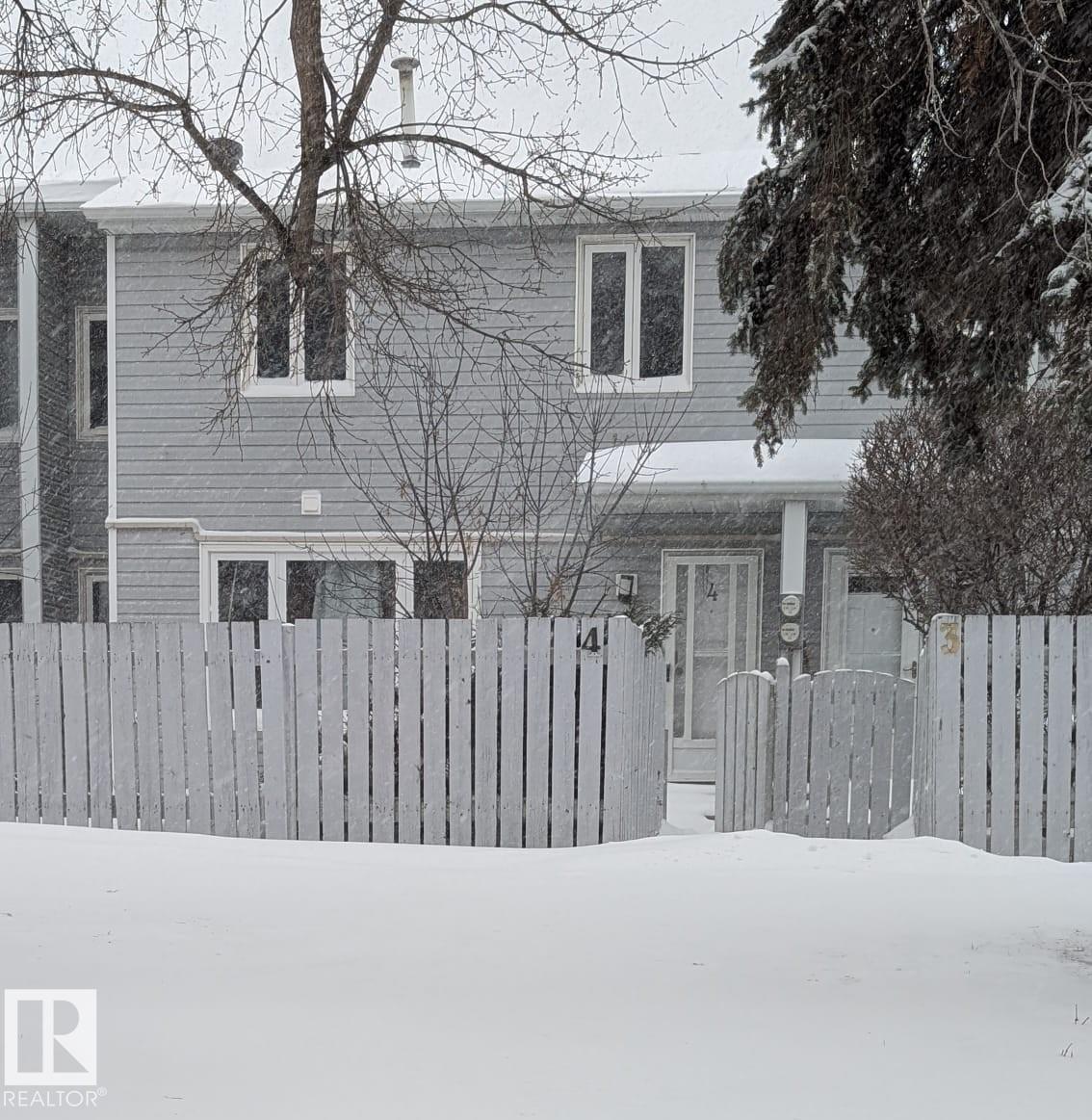 4 AMBERLY CT NW, Edmonton, Alberta