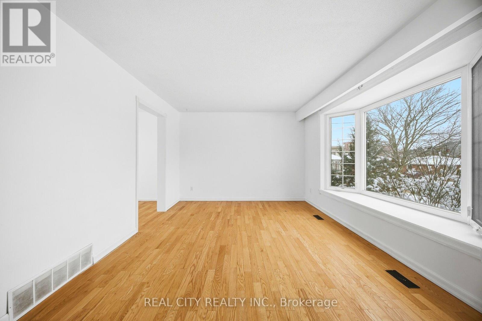 156 Gladstone Avenue, Oshawa, Ontario  L1J 4E7 - Photo 9 - E12642122