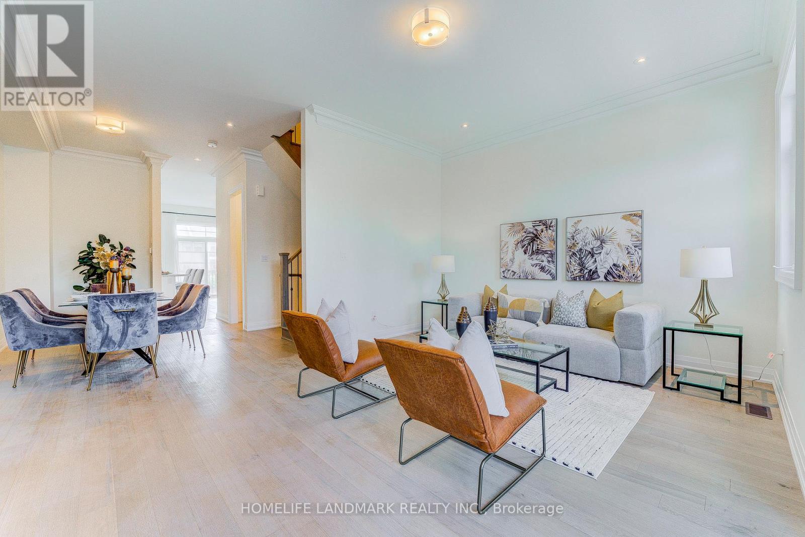 4199 Major Mackenzie Drive, Markham, Ontario  L6C 1K4 - Photo 4 - N12642126