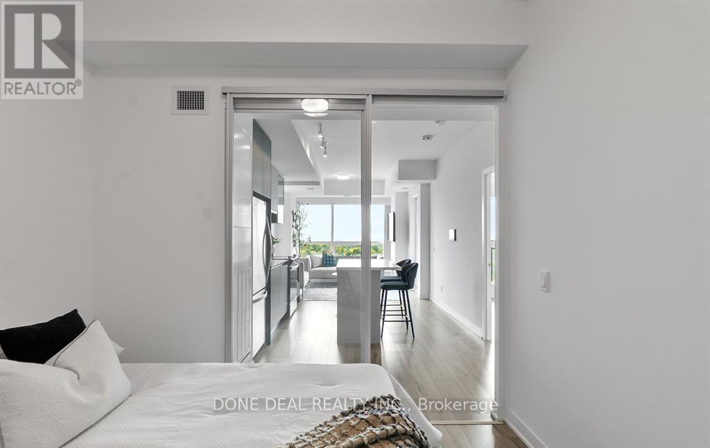 722 - 405 Dundas Street W, Oakville, Ontario  L6M 5P9 - Photo 18 - W12642152