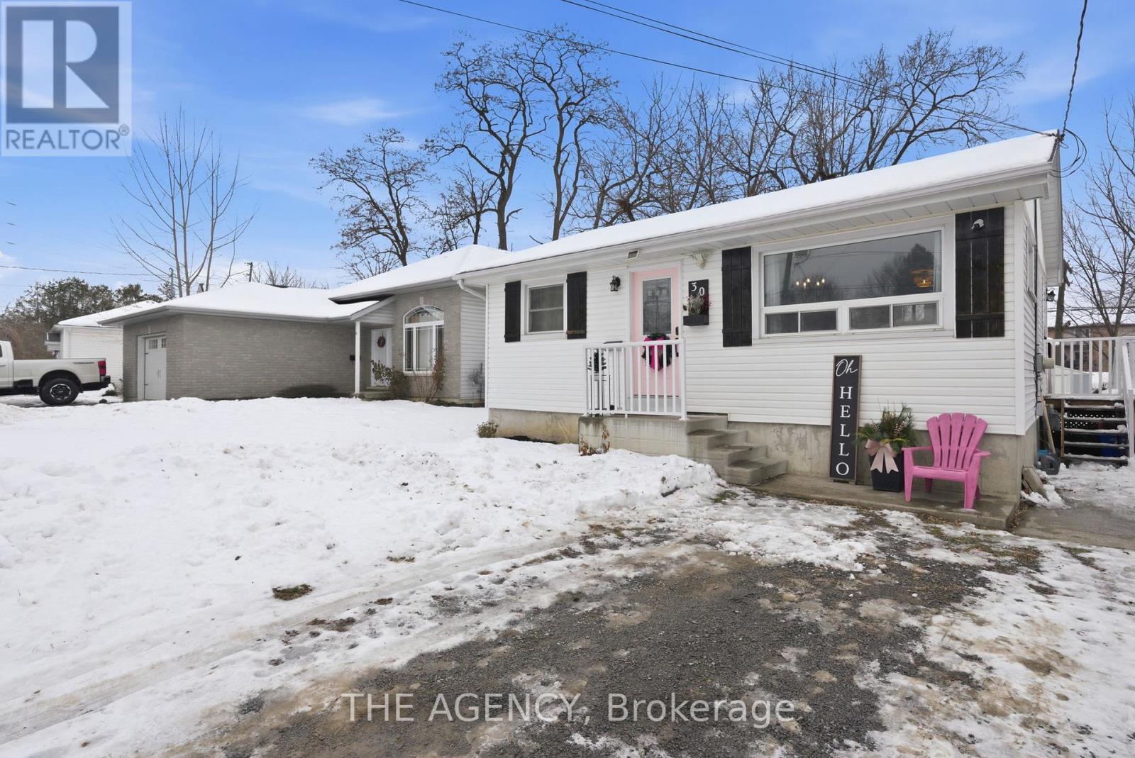 30 Elmer Street, Belleville, Ontario  K8P 1Z7 - Photo 2 - X12642164