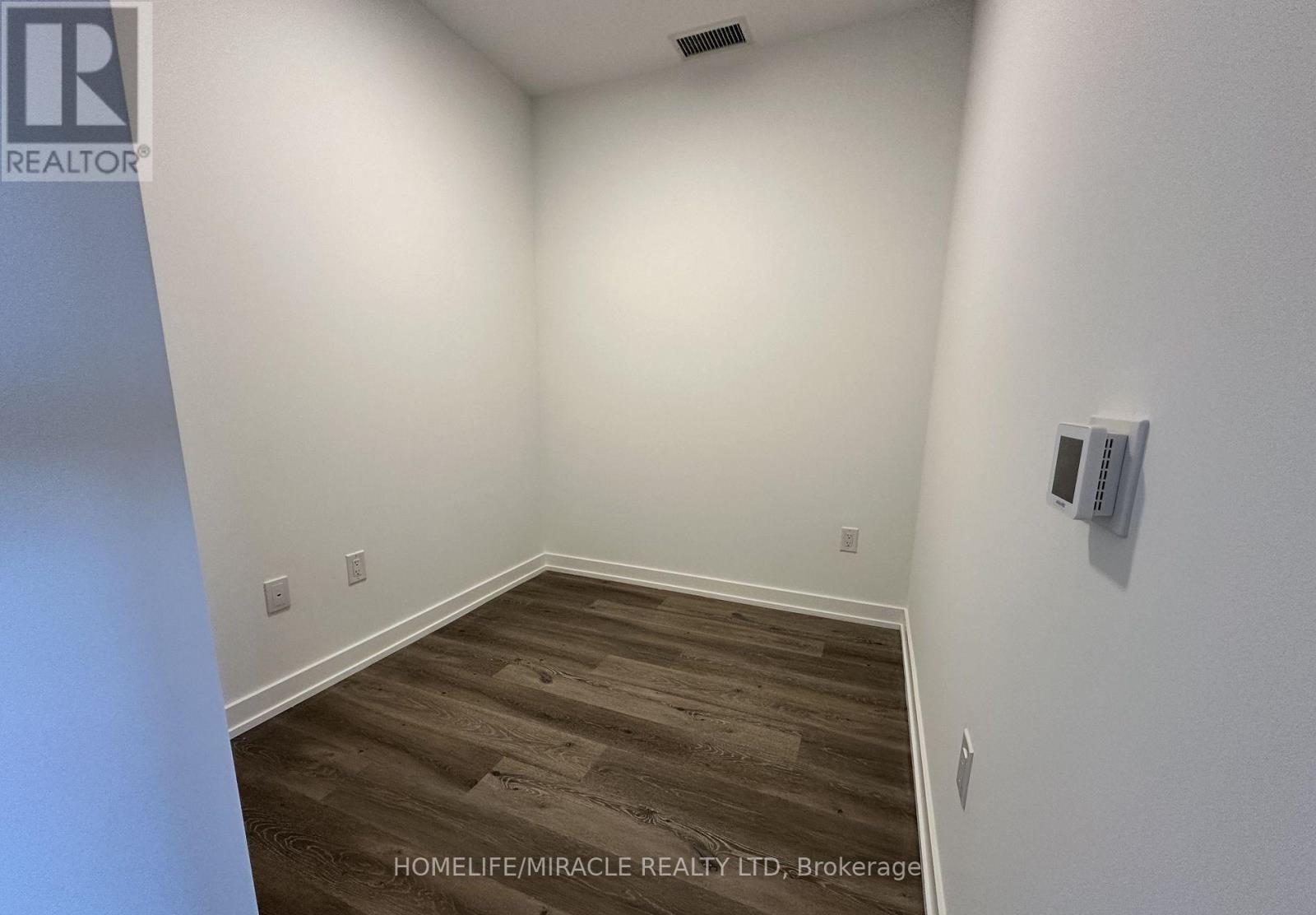 2701 - 395 Square One Drive, Mississauga, Ontario  L5B 0P6 - Photo 7 - W12641892