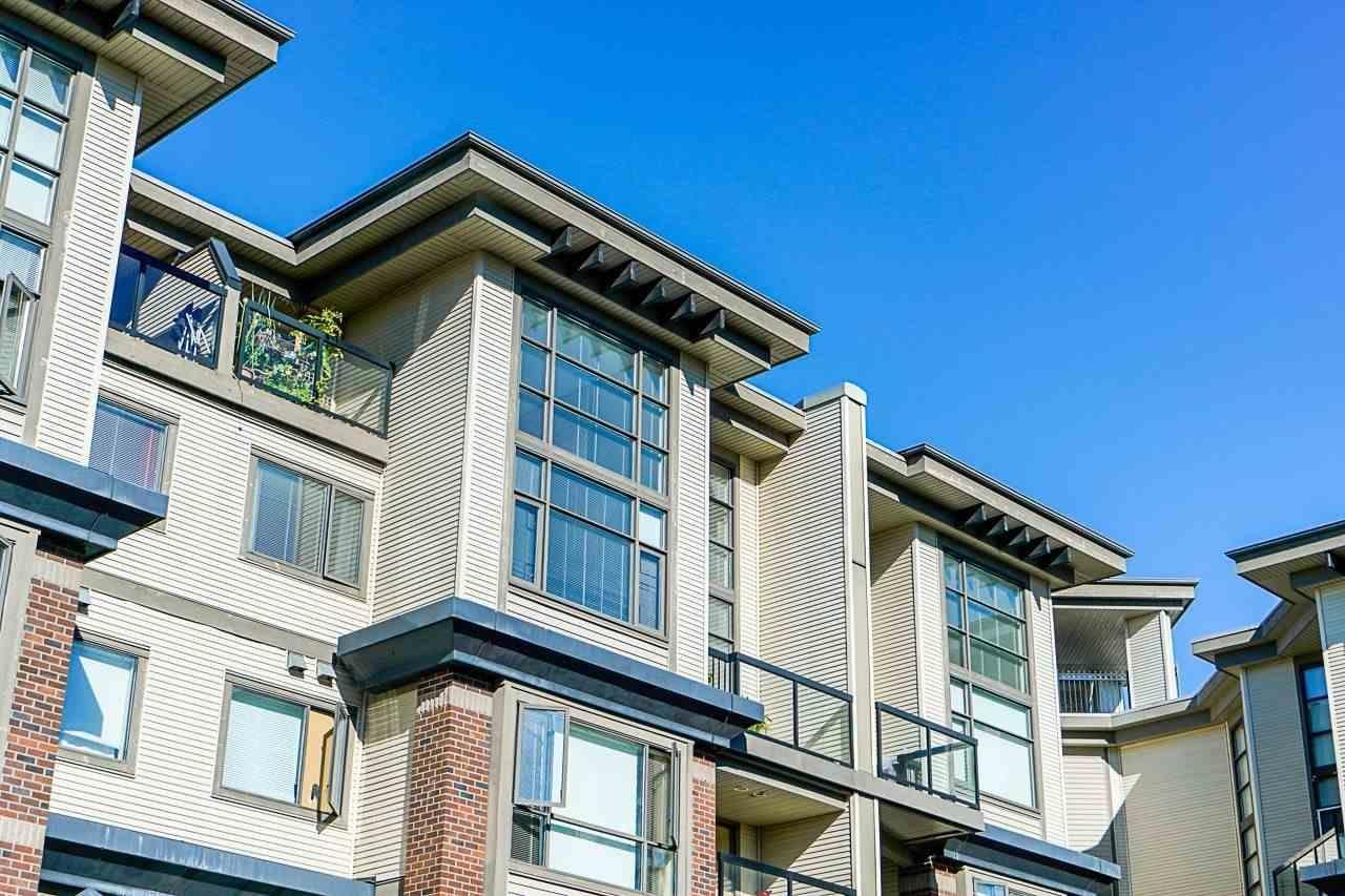 427 10838 City Parkway, Surrey, British Columbia  V3T 5X9 - Photo 3 - R3048294