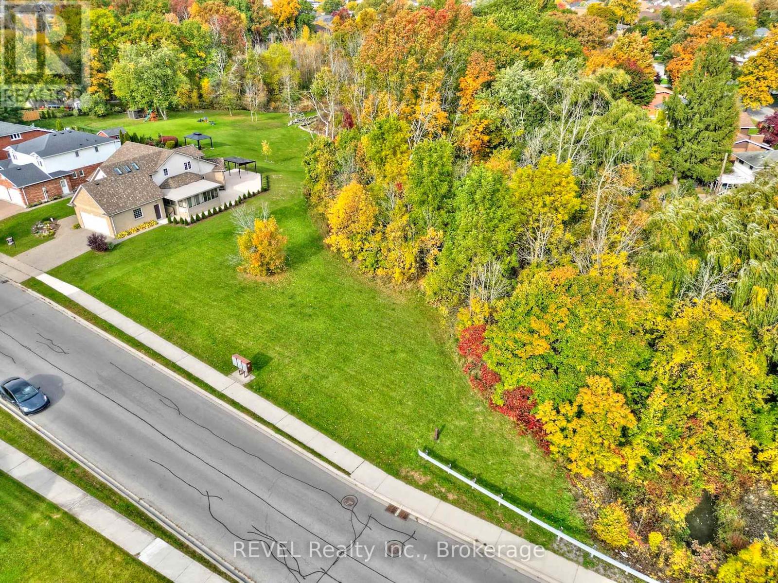 55-63 Colbeck Drive, Welland, Ontario  L3C 7B2 - Photo 4 - X12642202