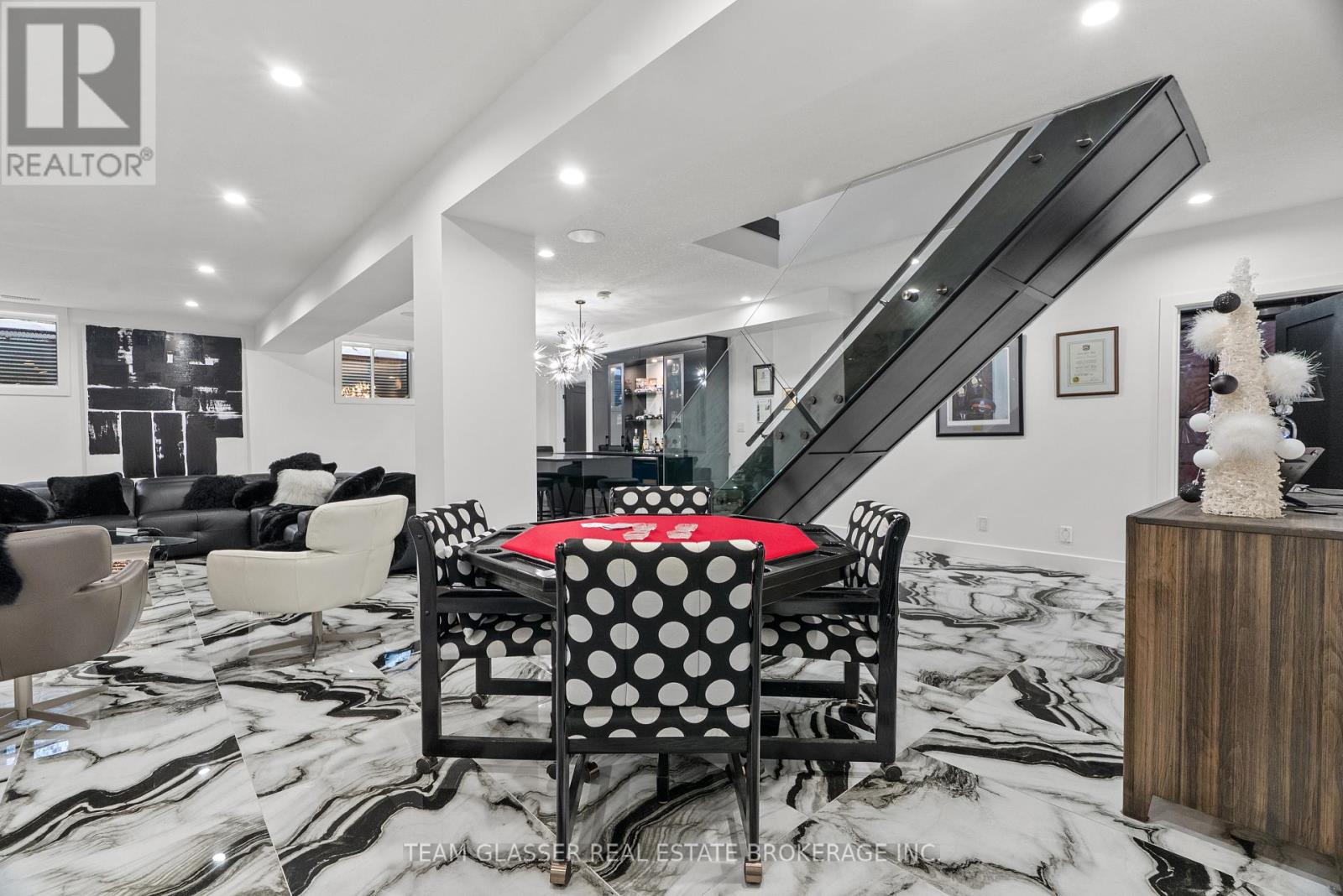 10143 Pinery Bluffs Road, Lambton Shores, Ontario  N0M 1T0 - Photo 34 - X12641572