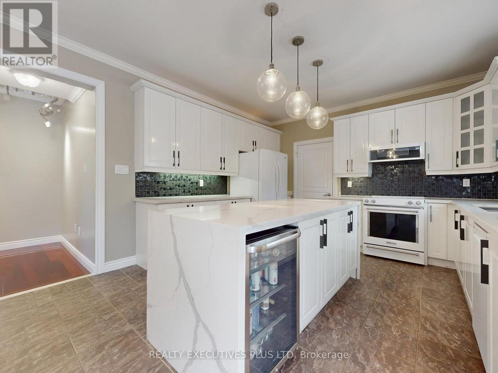 46 Williamson Drive W, Ajax, Ontario  L1T 4M9 - Photo 5 - E12642196