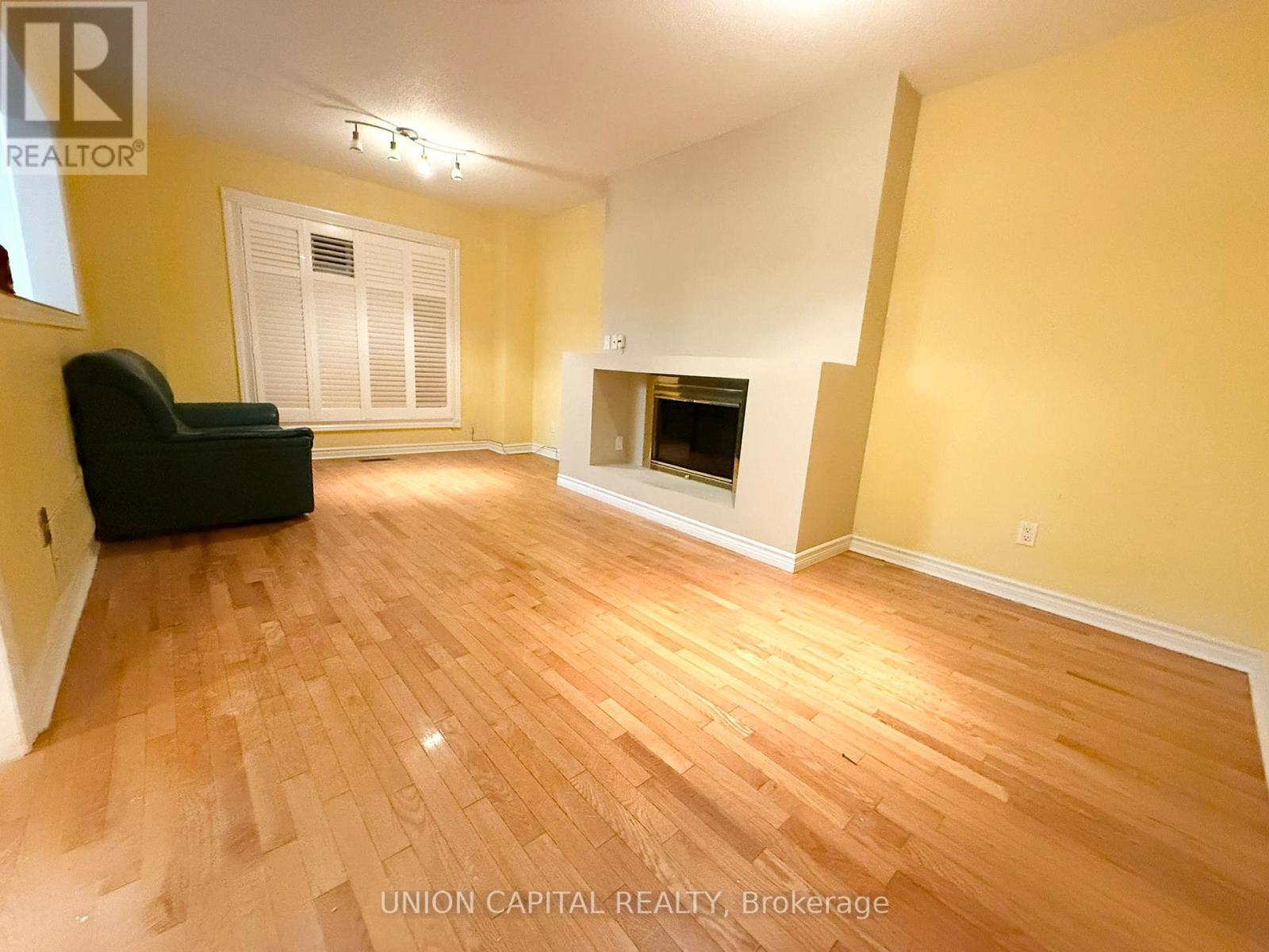 51 Kimbark Crescent, Markham, Ontario  L3R 8P5 - Photo 3 - N12642212