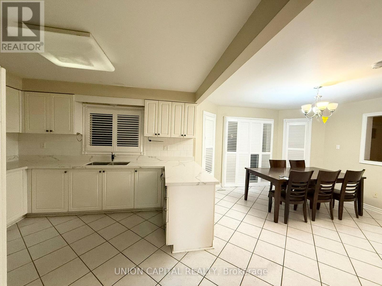 51 Kimbark Crescent, Markham, Ontario  L3R 8P5 - Photo 4 - N12642212