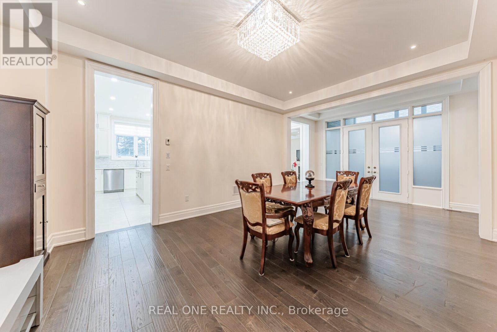 45 Shining Willow Court, Richmond Hill, Ontario  L4C 5N6 - Photo 11 - N12642216