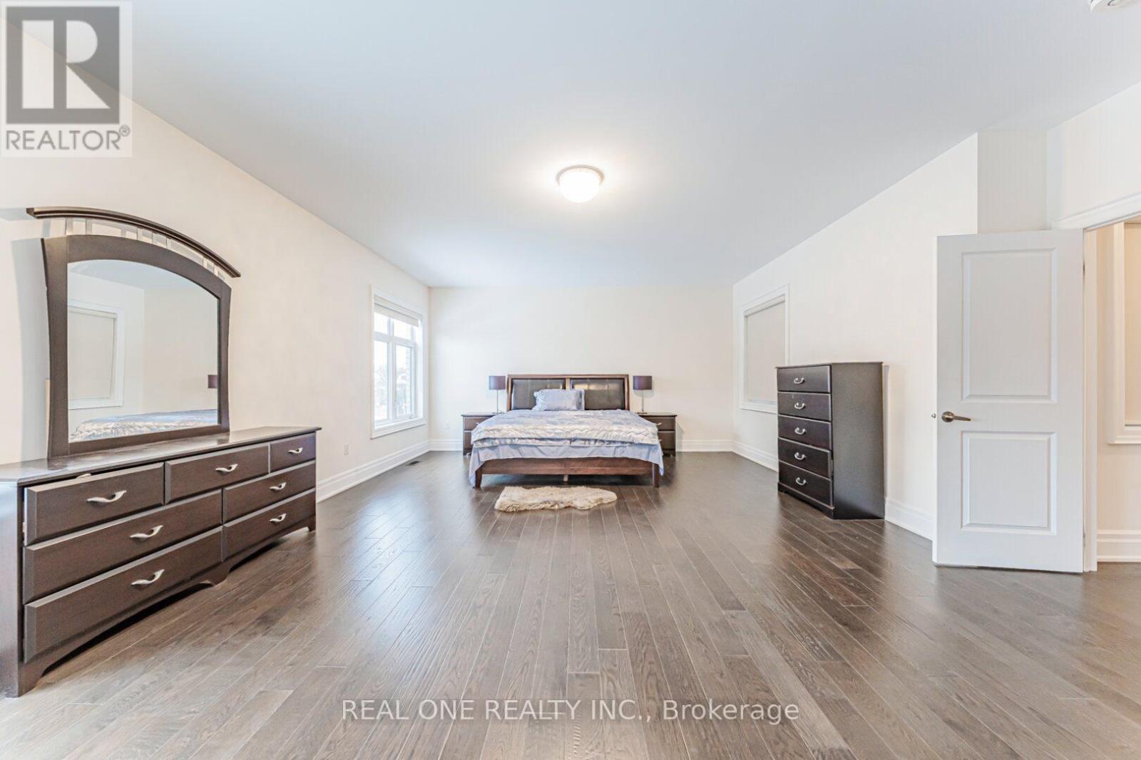 45 Shining Willow Court, Richmond Hill, Ontario  L4C 5N6 - Photo 20 - N12642216