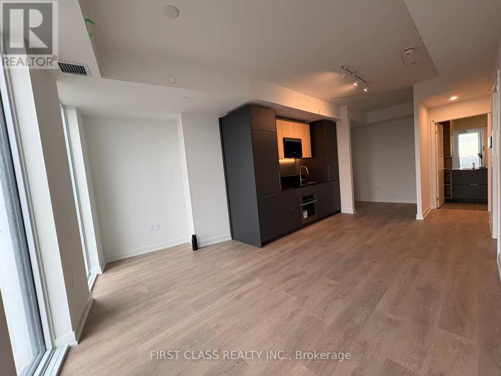 519 - 1 Fairview Road E, Mississauga, Ontario  L5A 0B4 - Photo 6 - W12642188