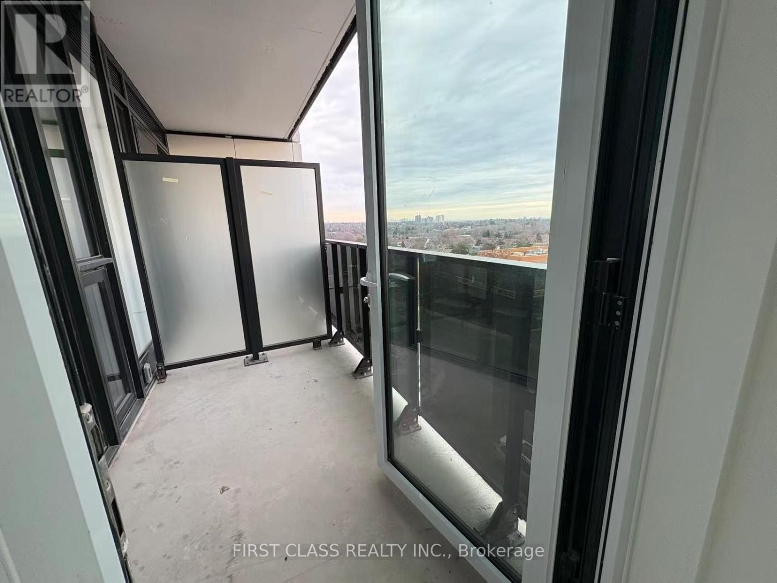 519 - 1 Fairview Road E, Mississauga, Ontario  L5A 0B4 - Photo 9 - W12642188