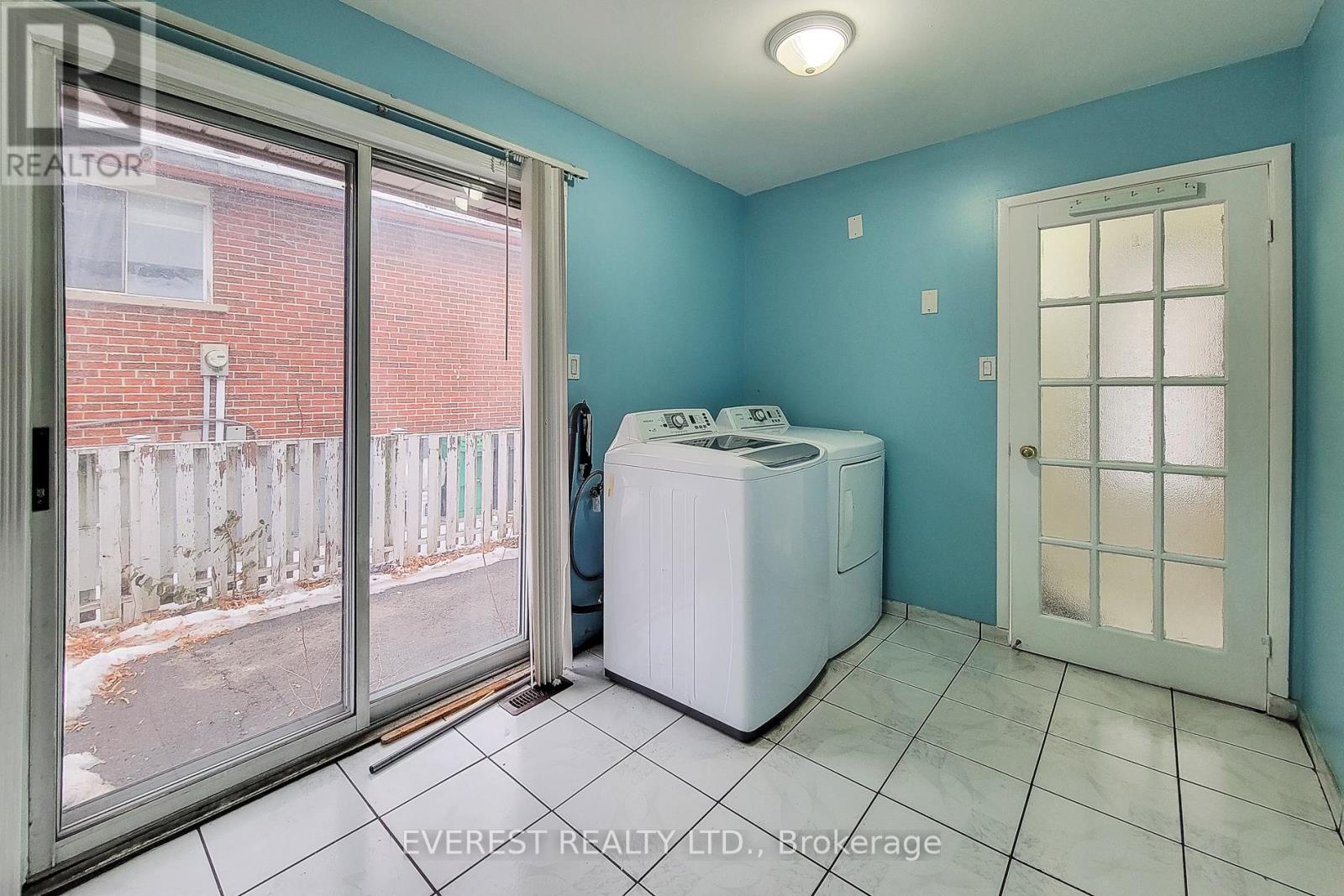 7790 Kittridge Drive, Mississauga, Ontario  L4T 3J6 - Photo 14 - W12642198