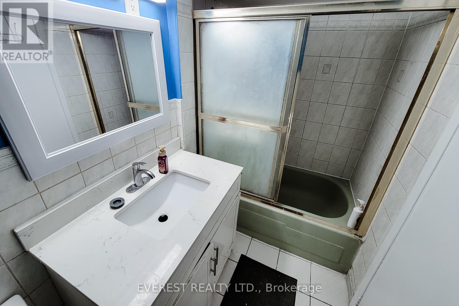 7790 Kittridge Drive, Mississauga, Ontario  L4T 3J6 - Photo 37 - W12642198