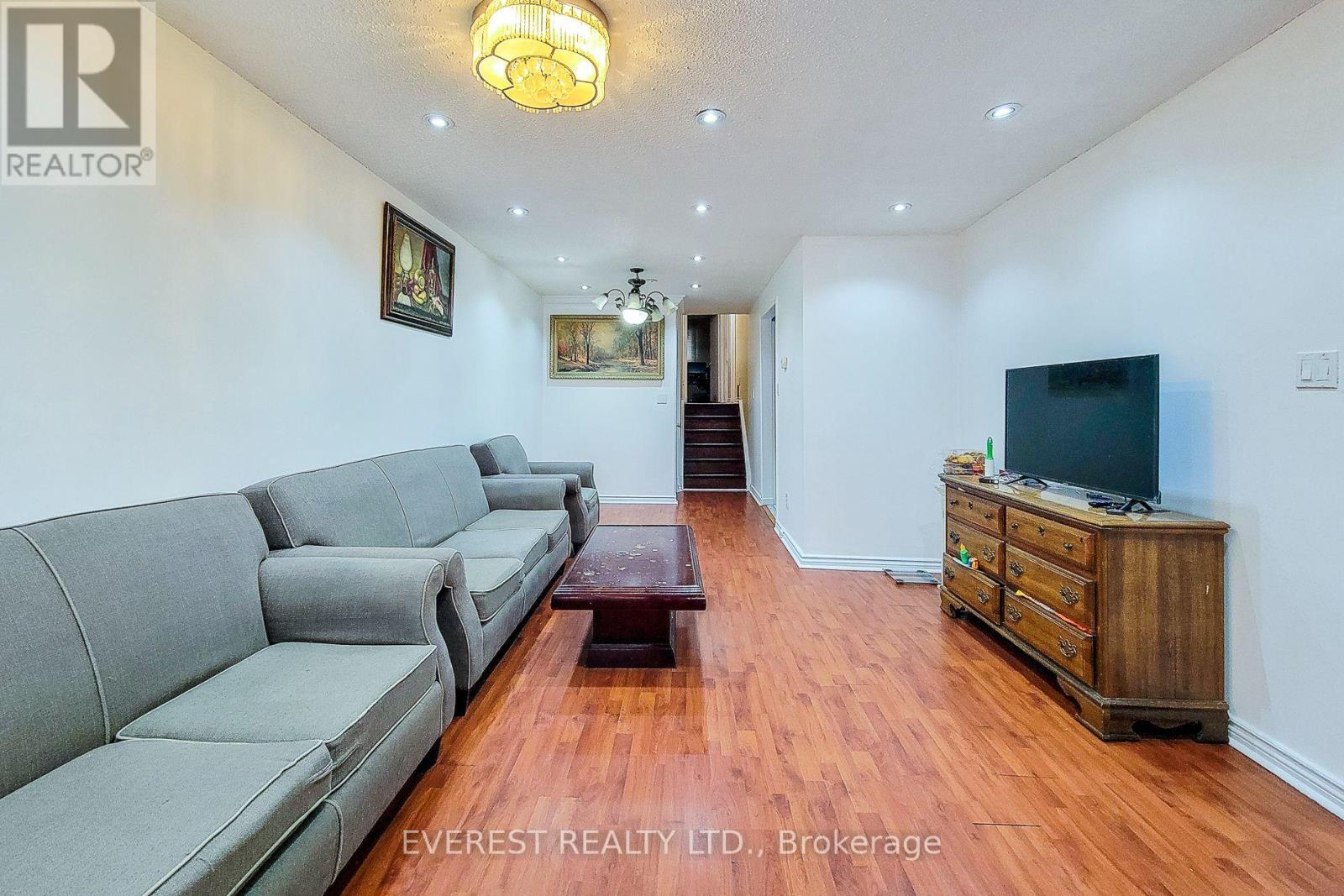 7790 Kittridge Drive, Mississauga, Ontario  L4T 3J6 - Photo 7 - W12642198