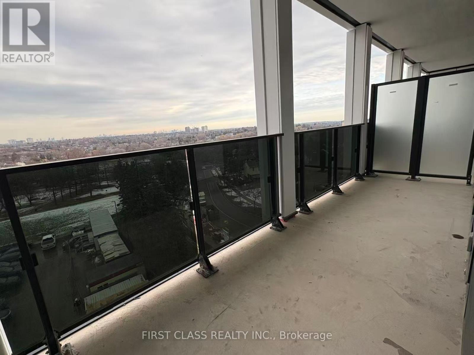 606 - 1 Fairview Road E, Mississauga, Ontario  L5A 0B4 - Photo 6 - W12642204