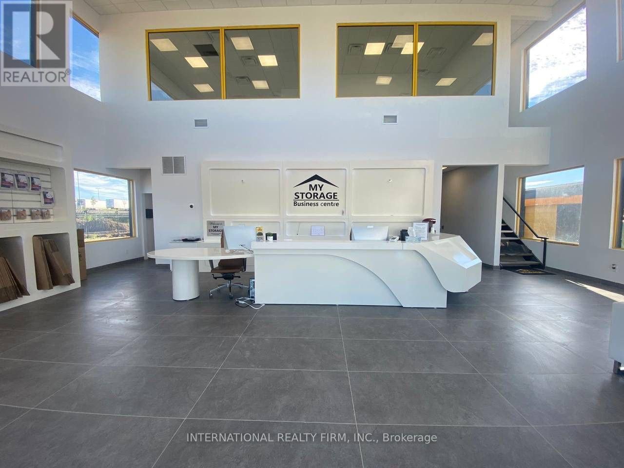 525 Beards Lane, Brantford, Ontario N4S 7W3 - Photo 2 - X12642210