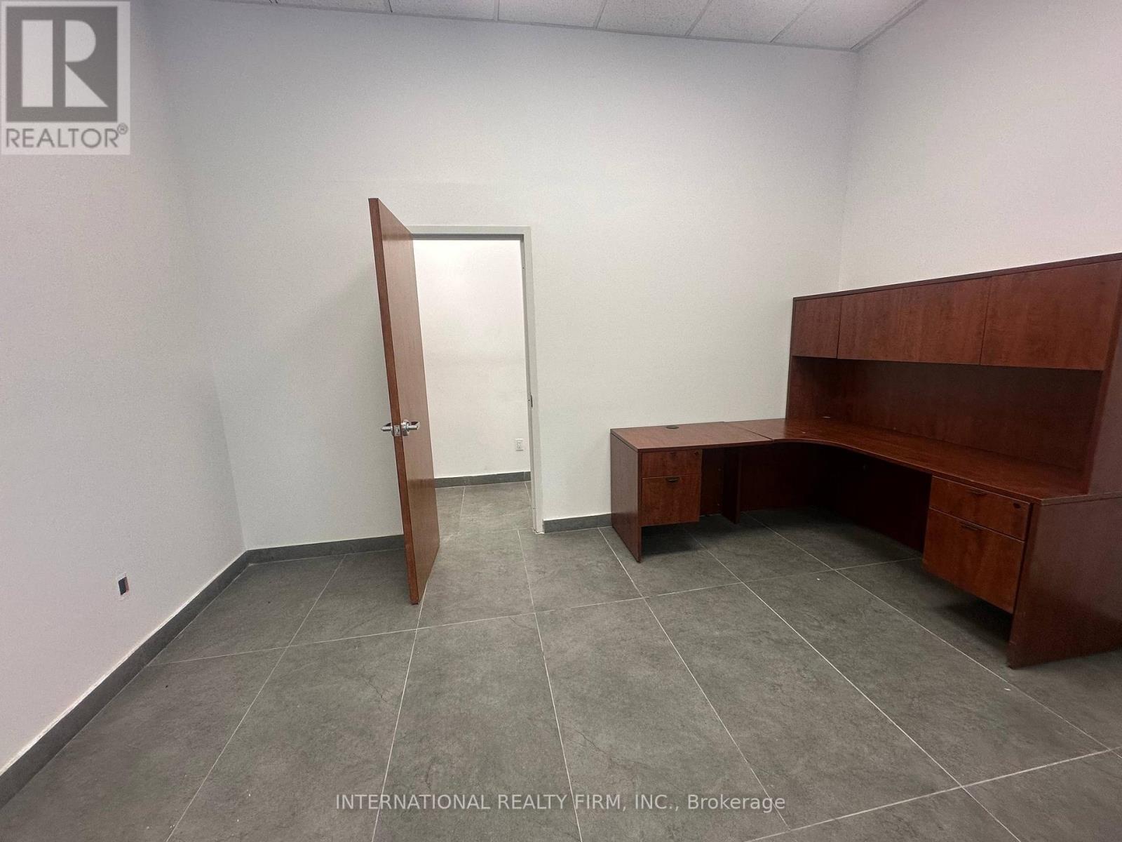 525 Beards Lane, Brantford, Ontario N4S 7W3 - Photo 6 - X12642210