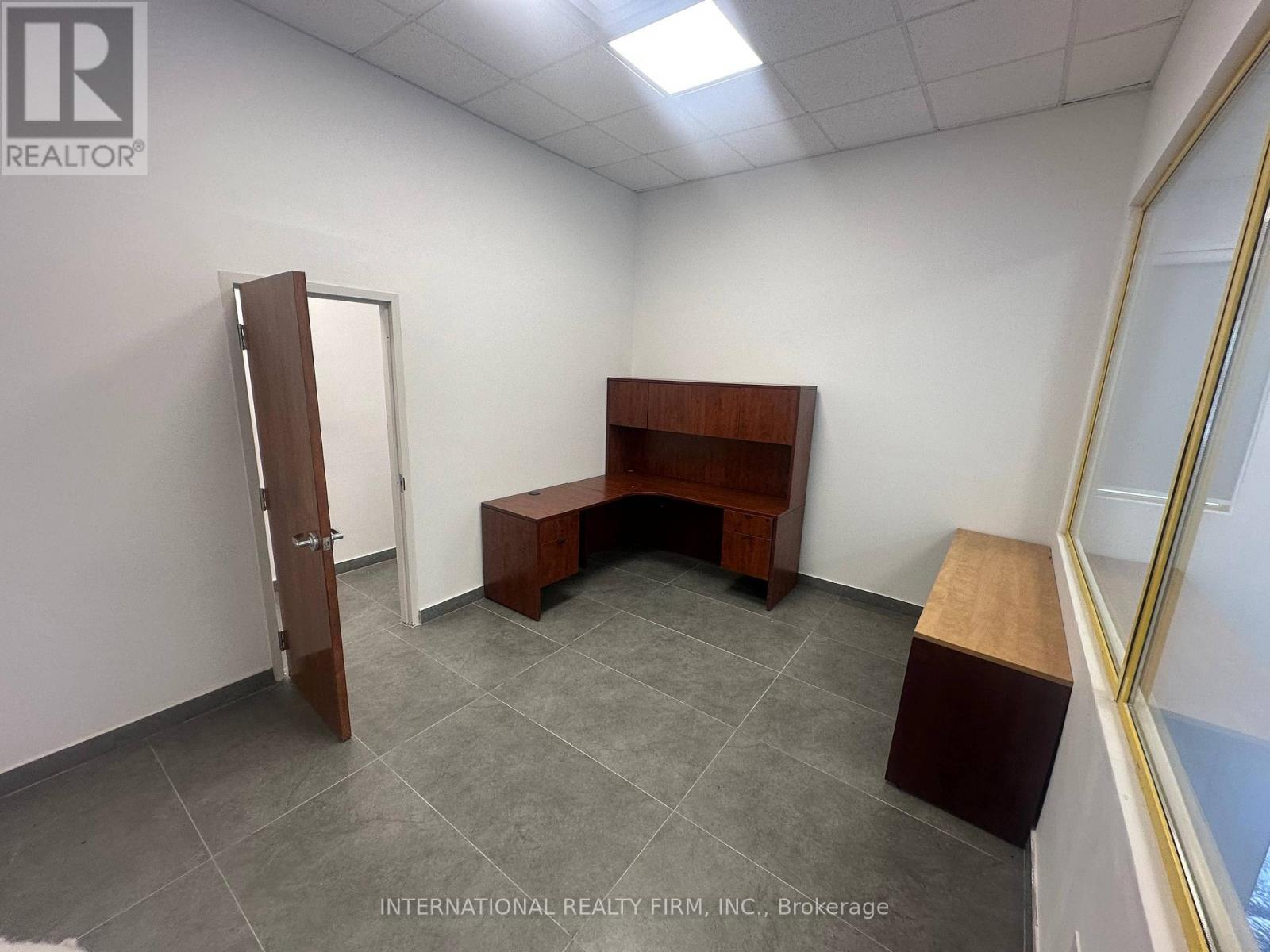 525 Beards Lane, Brantford, Ontario N4S 7W3 - Photo 7 - X12642210