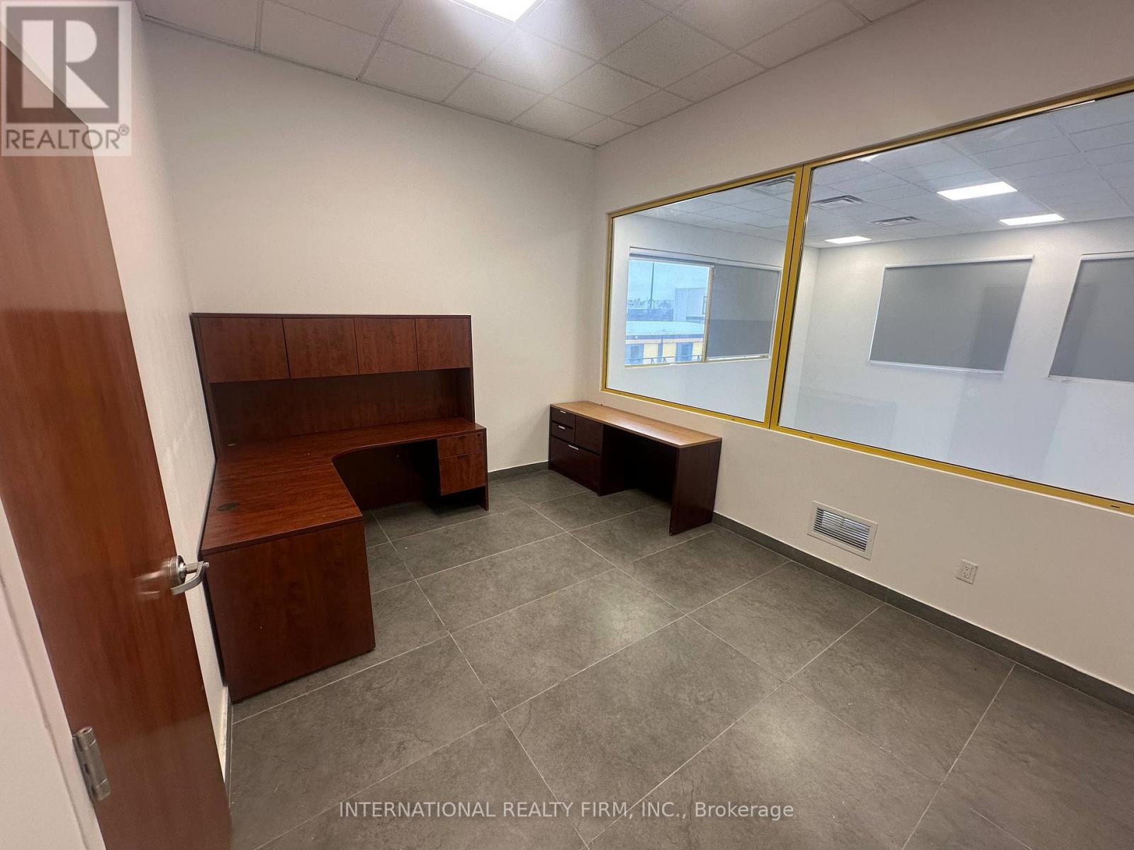 525 Beards Lane, Brantford, Ontario N4S 7W3 - Photo 8 - X12642210