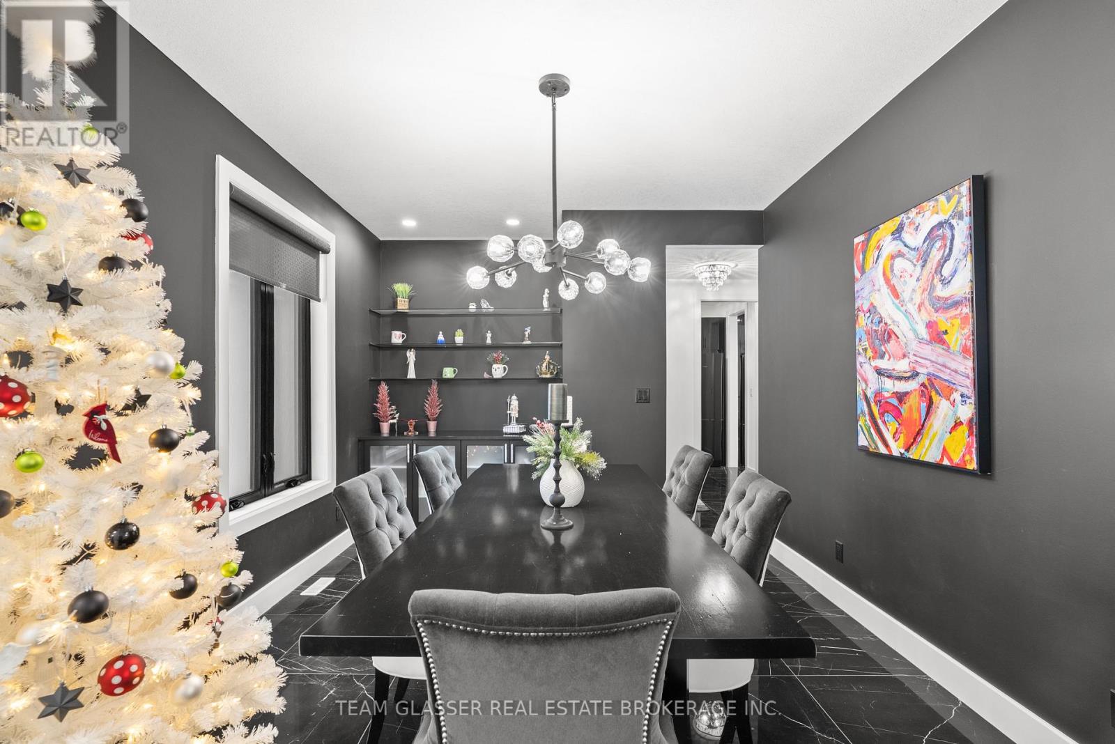 10143 Pinery Bluffs Road, Lambton Shores, Ontario  N0M 1T0 - Photo 6 - X12641572