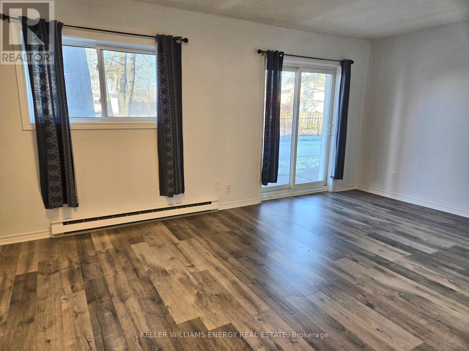 103 - 576 Mary Street E, Whitby, Ontario  L1N 2R3 - Photo 3 - E12642228