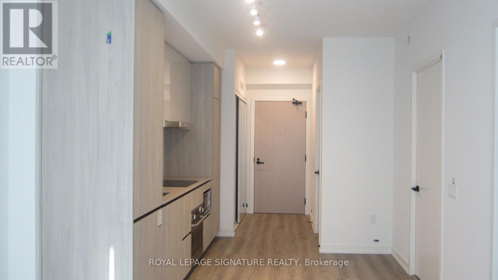 4710 - 8 Interchange Way, Vaughan, Ontario  L4K 5Z7 - Photo 4 - N12637268