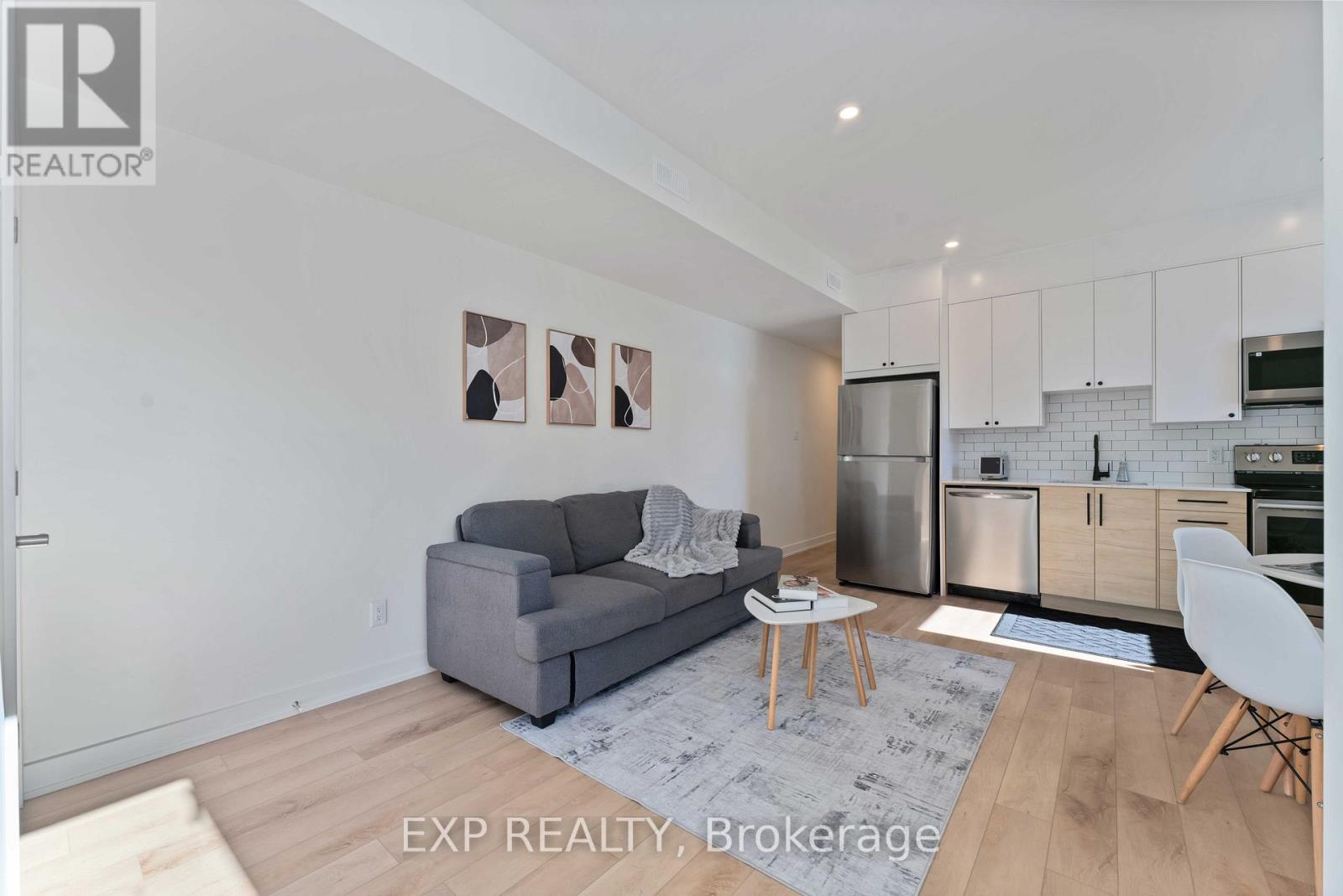 844 Connaught Avenue, Ottawa, Ontario  K2B 5M4 - Photo 5 - X12642220