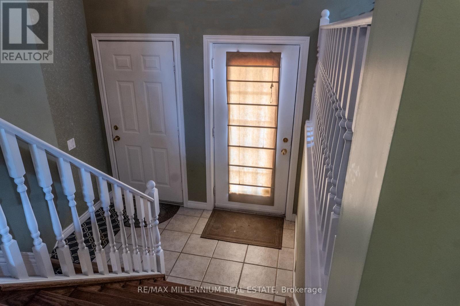 185 Elm Avenue, Windsor, Ontario  N9A 5G9 - Photo 3 - X12642230