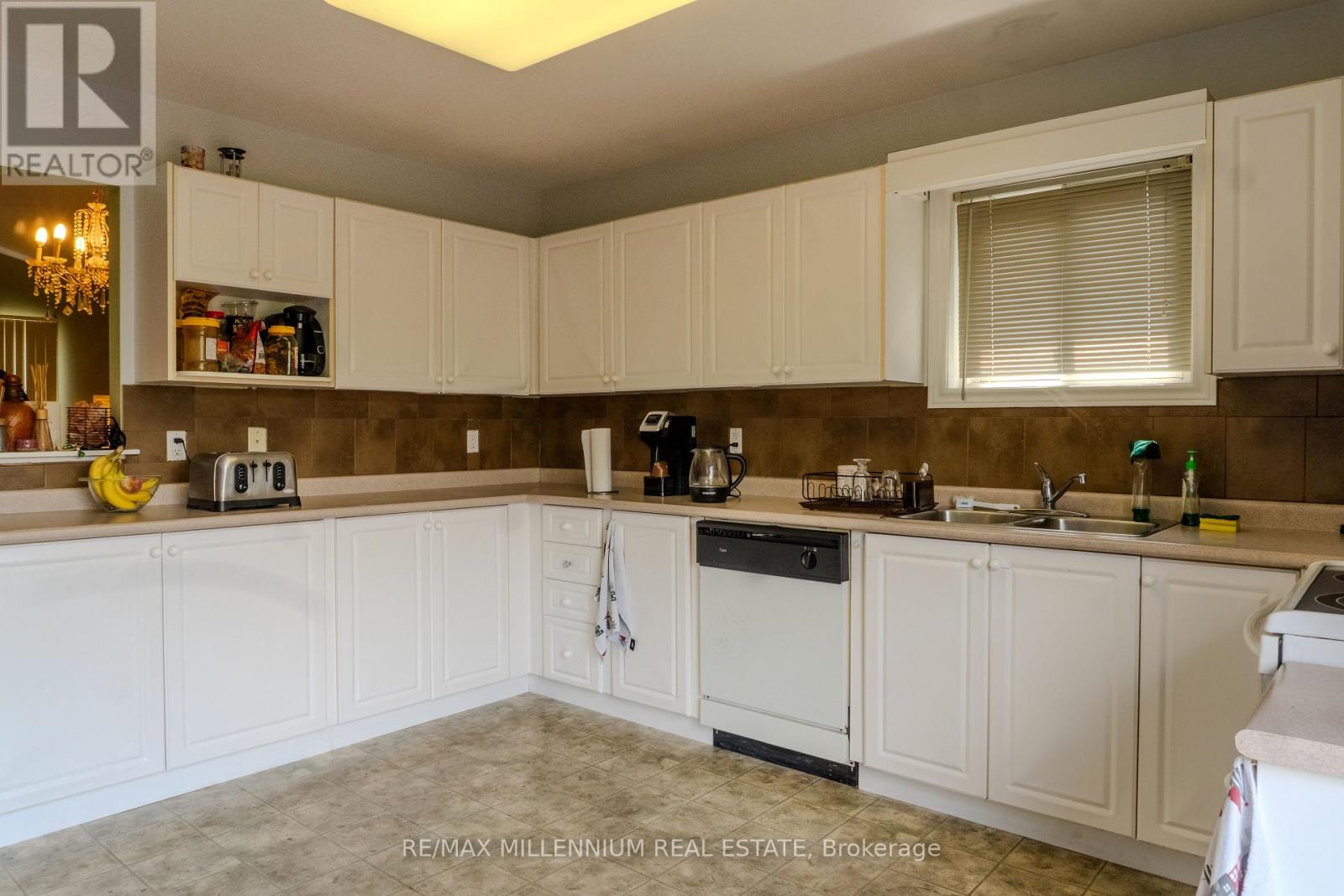 185 Elm Avenue, Windsor, Ontario  N9A 5G9 - Photo 7 - X12642230