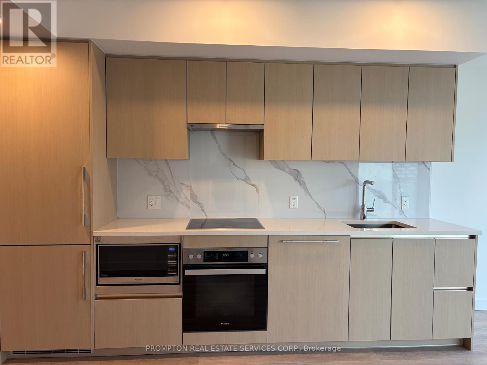 1611 - 3 Concord Cityplace Way, Toronto, Ontario  M5V 0X4 - Photo 11 - C12642246