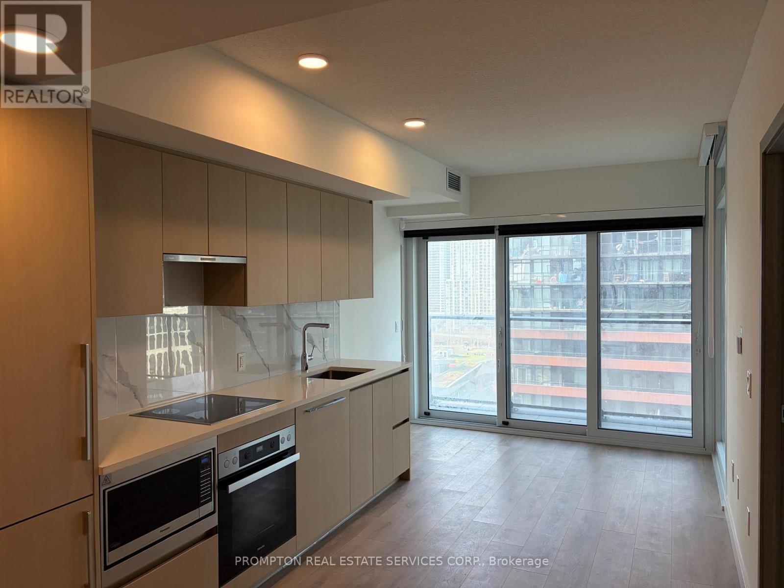 1611 - 3 Concord Cityplace Way, Toronto, Ontario  M5V 0X4 - Photo 14 - C12642246