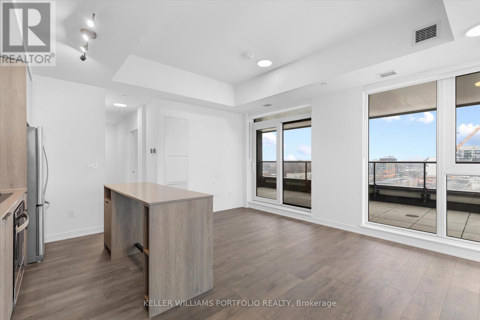 611 - 1007 The Queensway, Toronto, Ontario  M8Z 6C7 - Photo 4 - W12642234