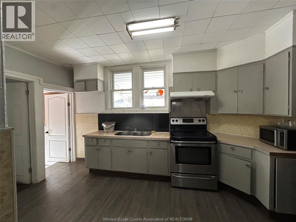 248 Curry Ave, Windsor, Ontario  N9B 2B4 - Photo 4 - 25031861