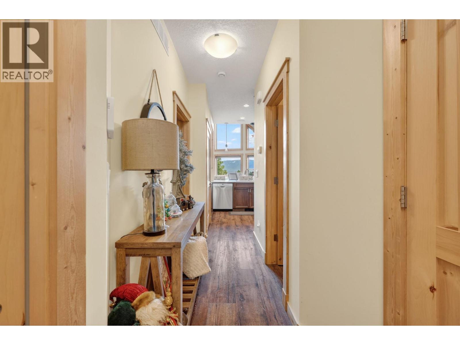 563 Mountain Drive, Vernon, British Columbia  V1H 2B7 - Photo 7 - 10370319