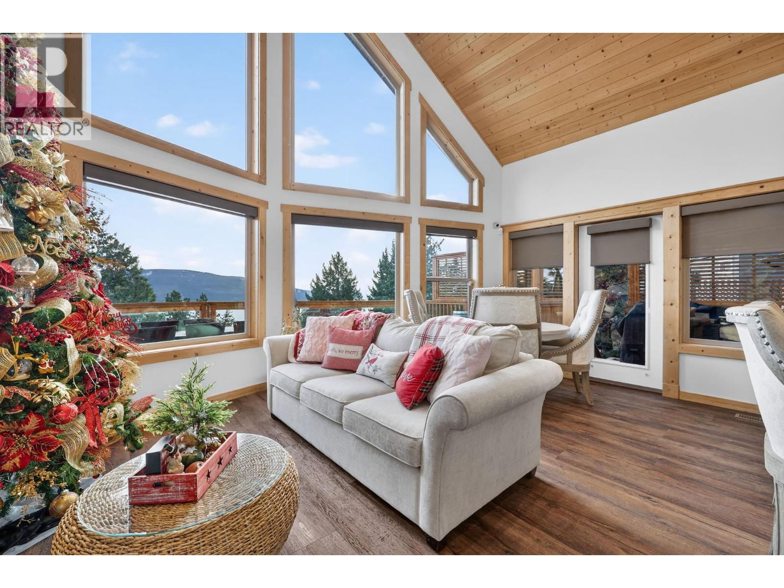 563 Mountain Drive, Vernon, British Columbia  V1H 2B7 - Photo 8 - 10370319