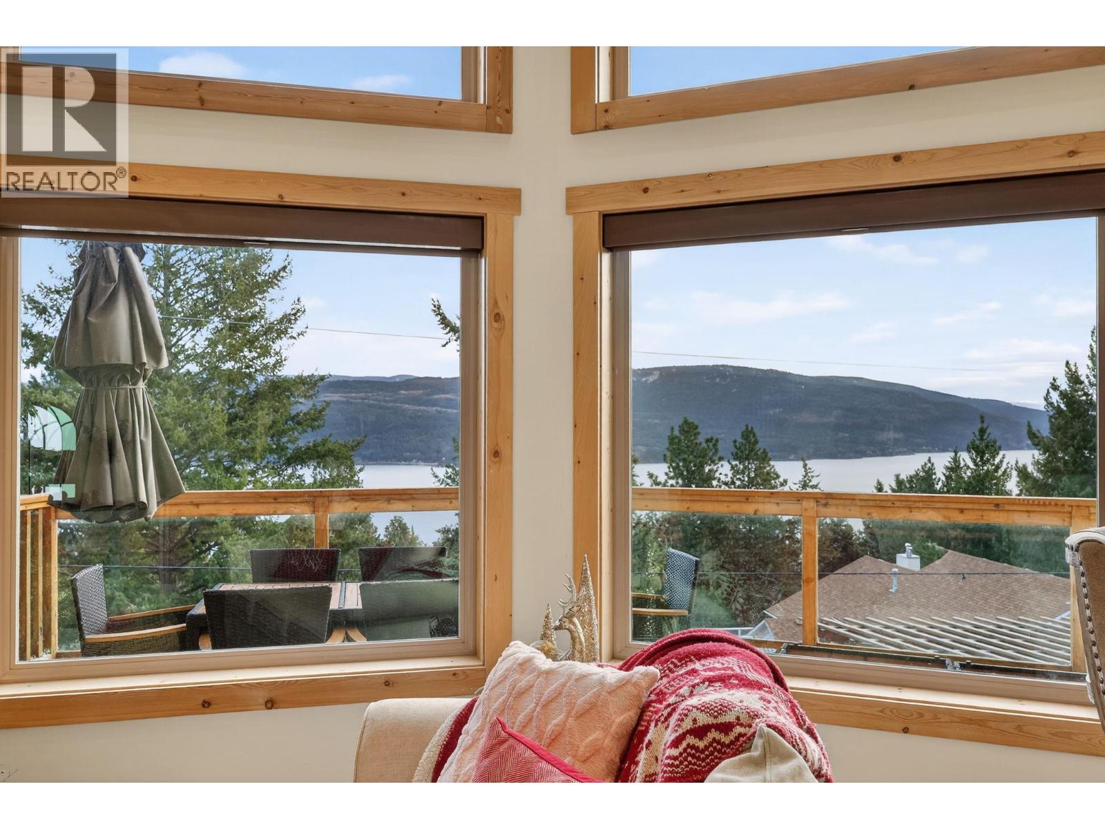 563 Mountain Drive, Vernon, British Columbia  V1H 2B7 - Photo 12 - 10370319