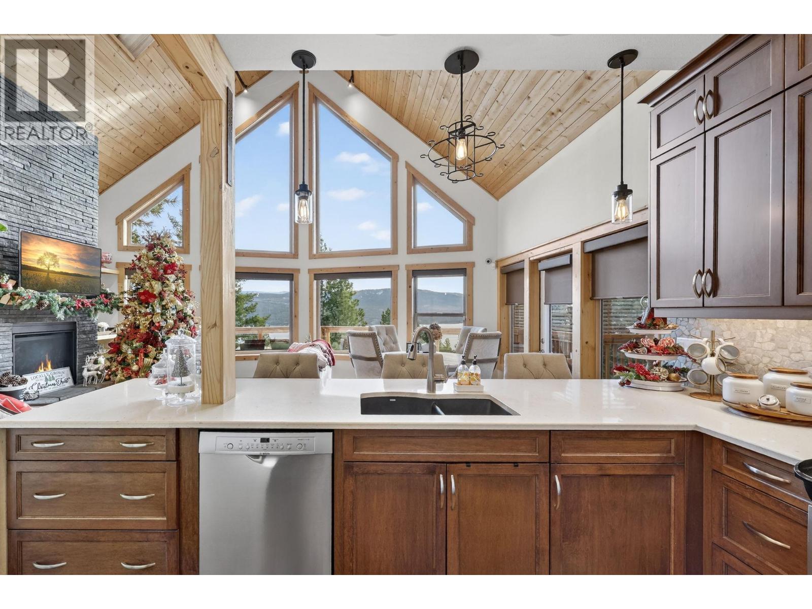 563 Mountain Drive, Vernon, British Columbia  V1H 2B7 - Photo 18 - 10370319