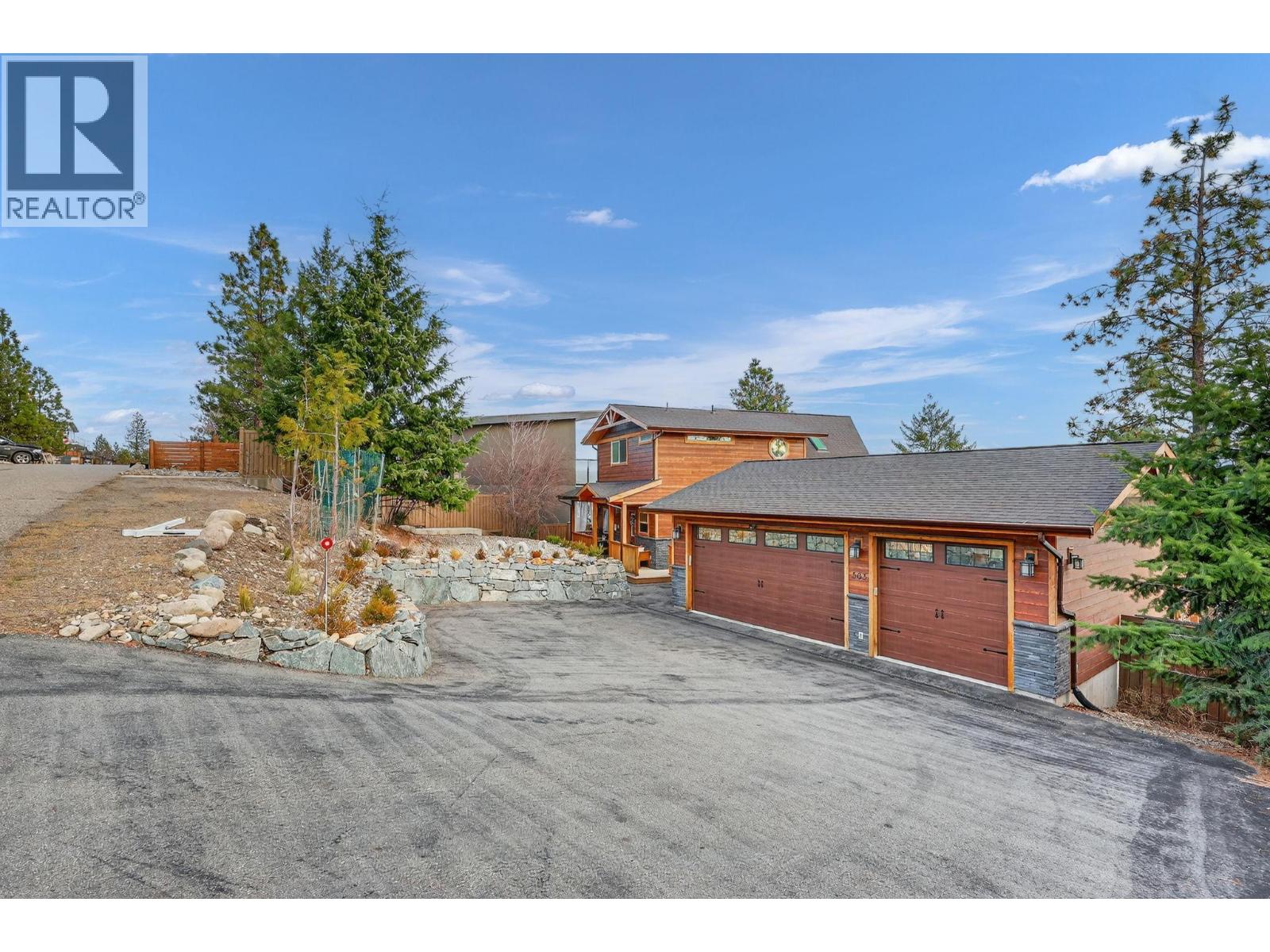 563 Mountain Drive, Vernon, British Columbia  V1H 2B7 - Photo 2 - 10370319