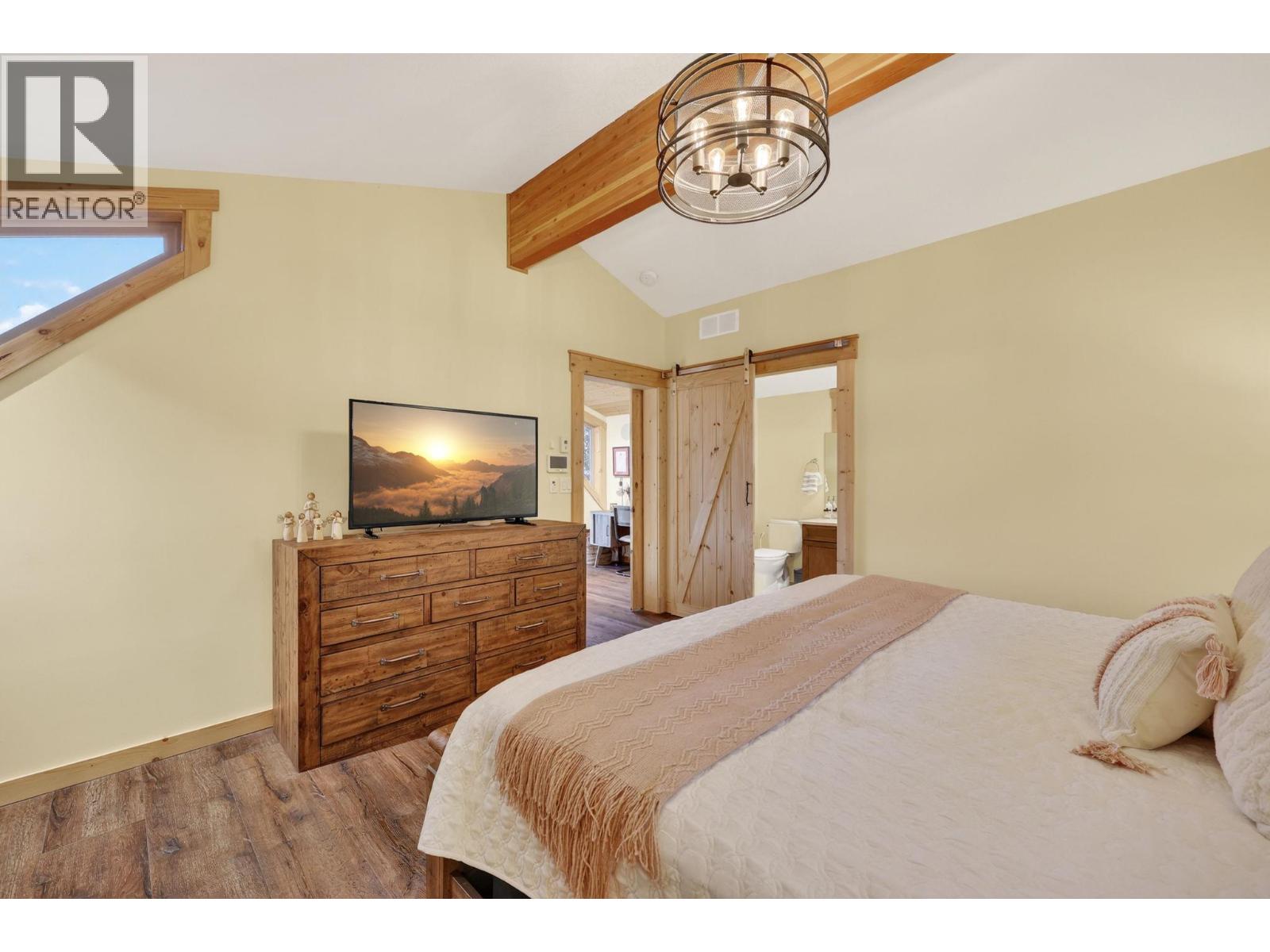 563 Mountain Drive, Vernon, British Columbia  V1H 2B7 - Photo 34 - 10370319