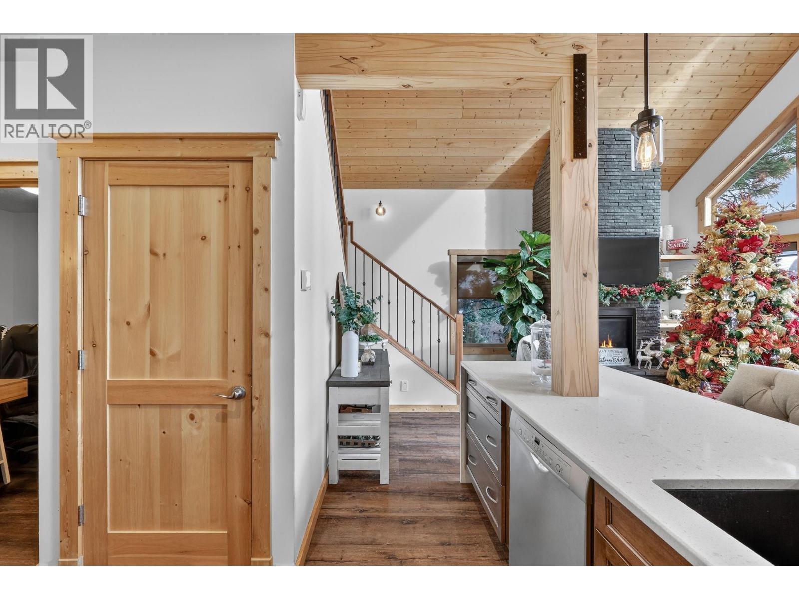 563 Mountain Drive, Vernon, British Columbia  V1H 2B7 - Photo 19 - 10370319