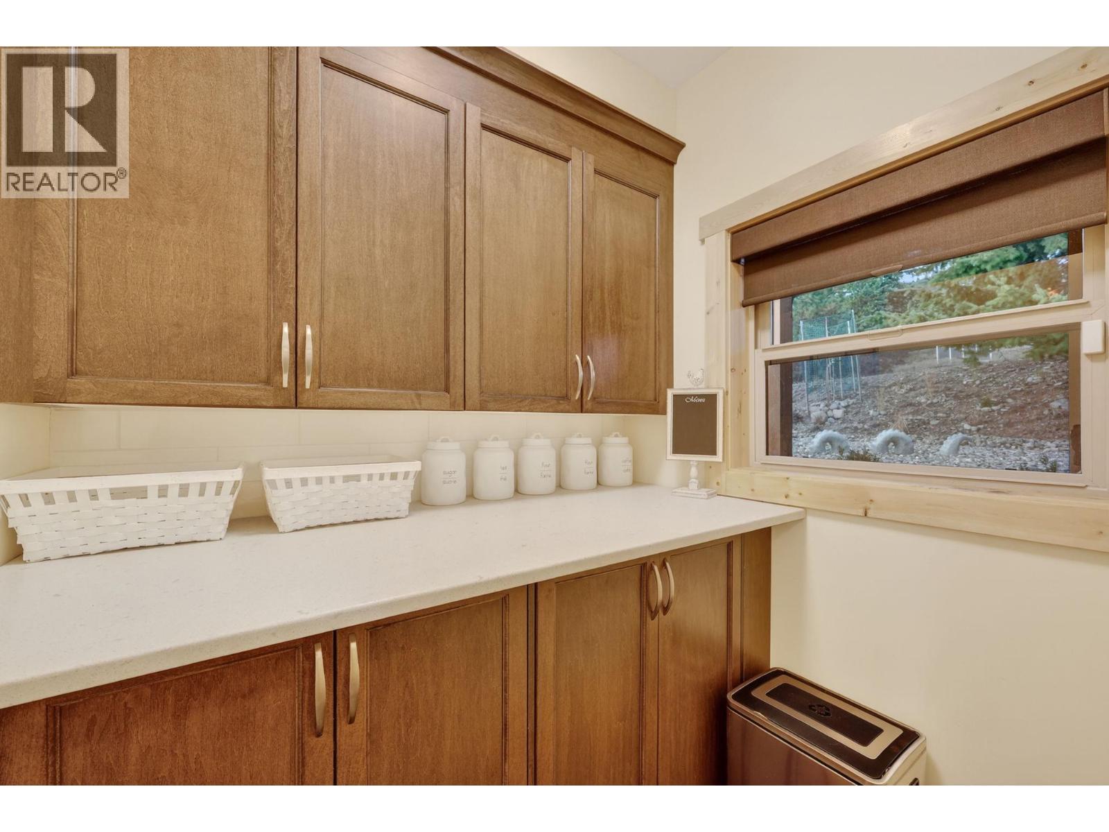 563 Mountain Drive, Vernon, British Columbia  V1H 2B7 - Photo 28 - 10370319