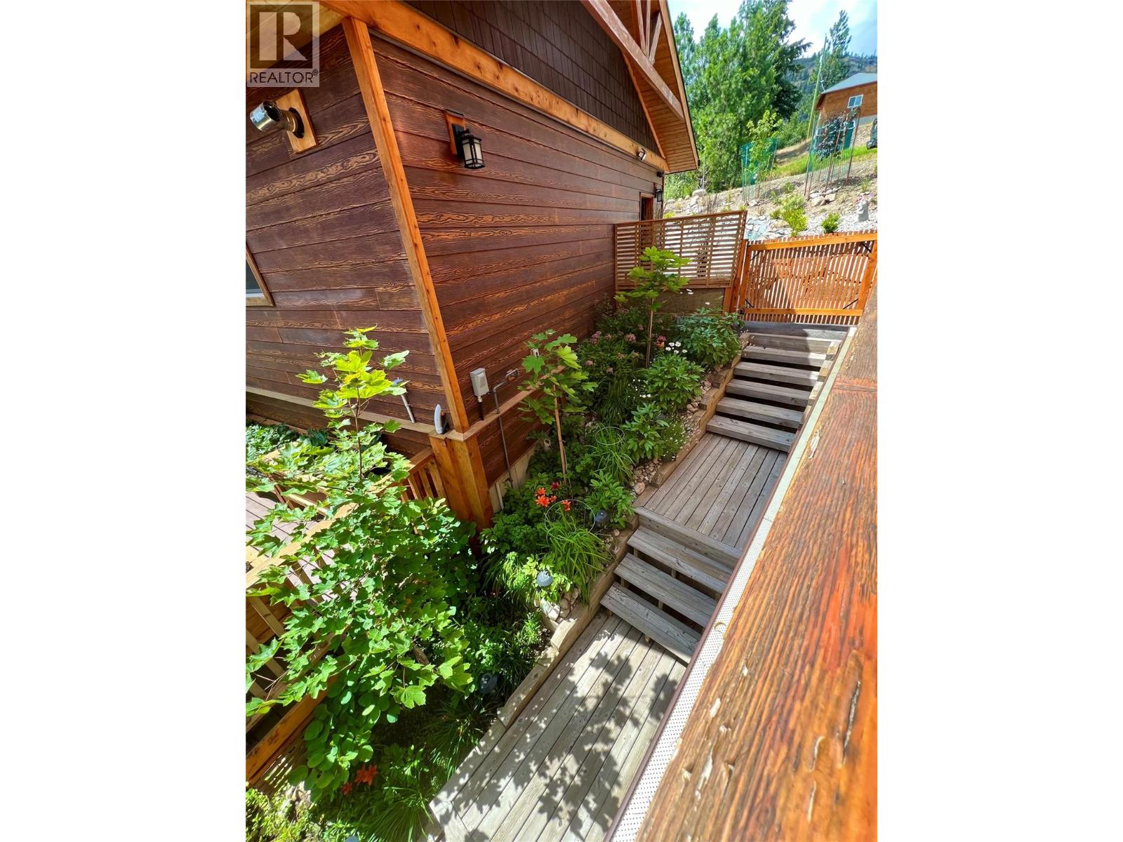 563 Mountain Drive, Vernon, British Columbia  V1H 2B7 - Photo 55 - 10370319