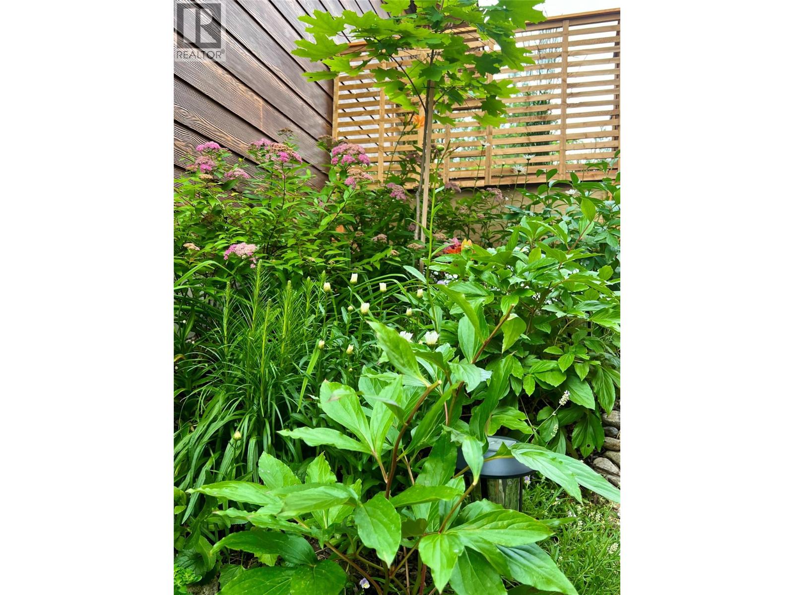 563 Mountain Drive, Vernon, British Columbia  V1H 2B7 - Photo 57 - 10370319